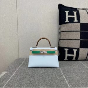 Mini Turnlock Flap Bag 19cm – Epsom, Bleu Brume / Vert Jade / Gold, Silver Hardware