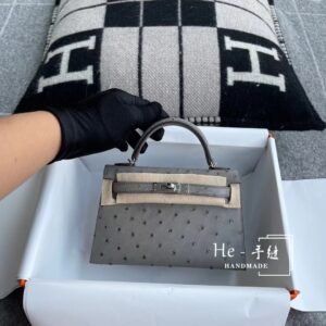 Mini Turnlock Flap Bag 19cm – Ostrich, Gris Asphalt, Silver Hardware