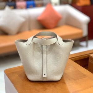 Bucket Tote 18cm – Clemence, Pearl Grey, Silver Hardware