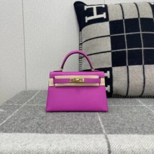 Mini Turnlock Flap Bag 19cm – Epsom, Magnolia, Gold Hardware