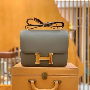 Buckle Flap Bag 24cm – Epsom, Etain, Gold Hardware
