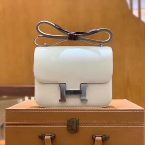 Buckle Flap Bag 18cm – Epsom, Craie (AG-12283)