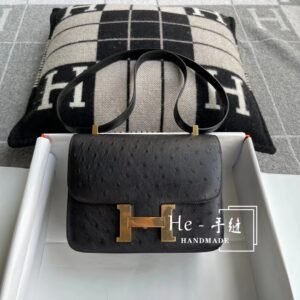 Buckle Flap Bag 24cm – Ostrich, Black, Gold Hardware