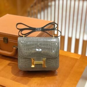 Buckle Flap Bag 18cm – Shiny Alligator Crocodile, Gris T, Gold Hardware