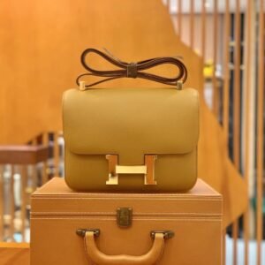 Buckle Flap Bag 24cm – Epsom, Sesame Yellow, Gold Hardware