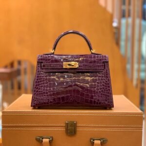 Mini Turnlock Flap Bag 19cm – Shiny Alligator Crocodile, Grape Purple, Gold Hardware