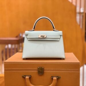 Mini Turnlock Flap Bag 19cm – Epsom, Breeze Blue, Silver Hardware
