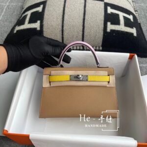 Mini Turnlock Flap Bag 19cm – Epsom, Chai / Mauve Sylyestre / Jaune De Naples, Silver Hardware