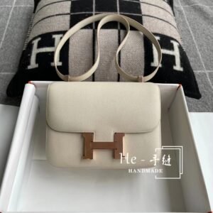Buckle Flap Bag 24cm – Evercolor, Gris Pearl, Rose Gold Hardware