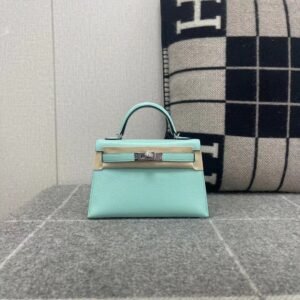 Mini Turnlock Flap Bag 19cm – Chevre, Lagon, Silver Hardware