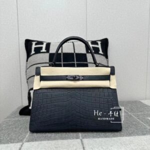 Turnlock Flap Bag 32cm – Matte Niloticus Crocodile, Black, Black Hardware