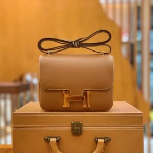 Buckle Flap Bag 18cm – Swift, Golden Brown, Gold Hardware