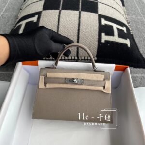 Mini Turnlock Flap Bag 19cm – Epsom, Gris Asphalt, Silver Hardware