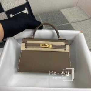 Mini Turnlock Flap Bag 19cm – Epsom, Etoupe, Gold Hardware (AG-17367)
