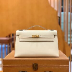 Mini Turnlock Flap Bag 22cm – Epsom, Creamy White, Silver Hardware