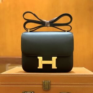 Buckle Flap Bag 18cm – Swift, Noir