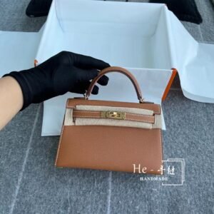 Mini Turnlock Flap Bag 19cm – Epsom, Gold, Gold Hardware