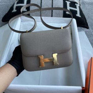 Buckle Flap Bag 18cm – Epsom, Gris Asphalt, Gold Hardware