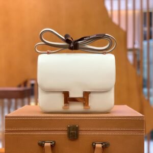 Buckle Flap Bag 18cm – Swift, Creamy White, Gold Hardware