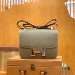Buckle Flap Bag 24cm – Epsom, Etoupe, Silver Hardware