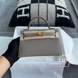 Mini Turnlock Flap Bag 19cm – Epsom, Gris Asphalt, Gold Hardware