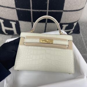 Mini Turnlock Flap Bag 19cm – Matte Alligator, Beton, Gold Hardware (AG-26221)