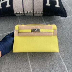 Turnlock Pochette 22cm – Epsom, Lime, Silver Hardware