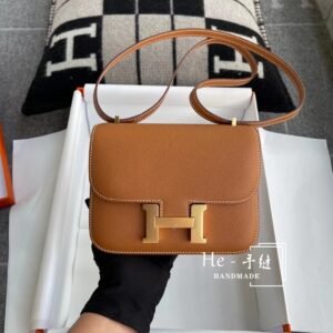 Buckle Flap Bag 19cm – Epsom, Gold, Gold Hardware