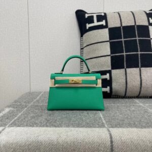 Mini Turnlock Flap Bag 19cm – Epsom, Vert Jade, Gold Hardware