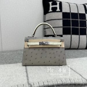 Mini Turnlock Flap Bag 19cm – Ostrich, Gris Asphalt / Nata, Silver Hardware