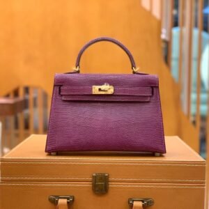 Mini Turnlock Flap Bag 19cm – Lizard, Actiniae Purple, Gold Hardware