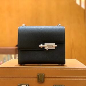 Bolt-Clasp Clutch – Swift, Noir
