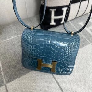 Buckle Flap Bag 18cm – Shiny Alligator, Blue Tempete, Gold Hardware
