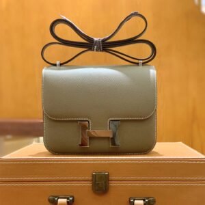 Buckle Flap Bag 19cm – Epsom, Gris Elephant, Silver Hardware