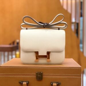 Buckle Flap Bag 18cm – Epsom, Creamy White, Gold Hardware