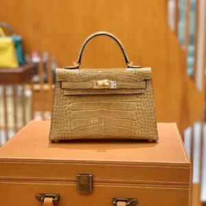 Mini Turnlock Flap Bag 19cm – Alligator, Terre Cuite