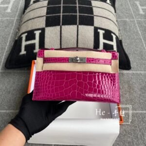 Turnlock Pochette 22cm – Shiny Alligator Crocodile, Sheherazade, Silver Hardware