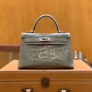 Mini Turnlock Flap Bag – Alligator, Gris Tourterelle