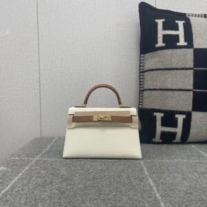 Mini Turnlock Flap Bag 19cm – Epsom, Gold / Craie, Gold Hardware