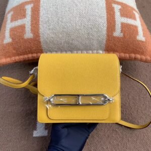 Rolling-Clasp Flap Bag 19cm – Evercolor, Jaune Amber, Silver Hardware