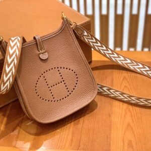 Perforated Crossbody 17cm – Togo (AG-16809)