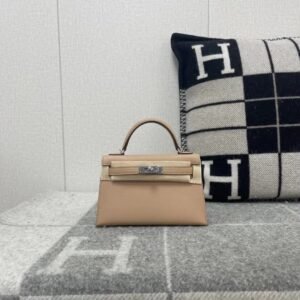 Mini Turnlock Flap Bag 19cm – Epsom, Chai, Silver Hardware