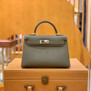 Mini Turnlock Flap Bag 19cm – Epsom, Etain, Silver Hardware