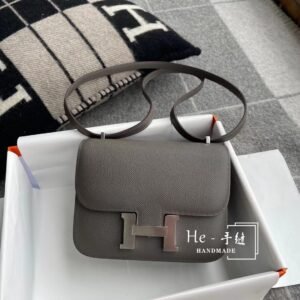 Buckle Flap Bag 18cm – Epsom, Gris Etain, Silver Hardware