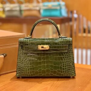 Mini Turnlock Flap Bag 19cm – Alligator, Vert Olive