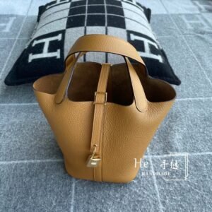 Bucket Tote 18cm – Clemence, Sesame, Gold Hardware