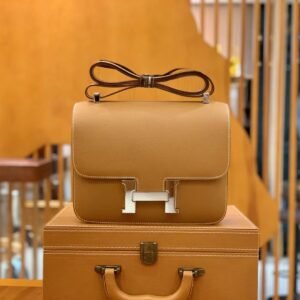Buckle Flap Bag 24cm – Epsom, Golden Brown, Silver Hardware