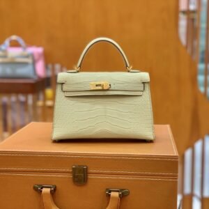 Mini Turnlock Flap Bag 19cm – Matte Alligator Crocodile, Vanilla White, Gold Hardware