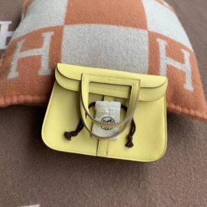 Convertible Crossbody – Swift, Jaune Poussin, Silver Hardware