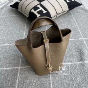 Bucket Tote 18cm – Calf Leather/Crocodile, Etoupe, Gold Hardware